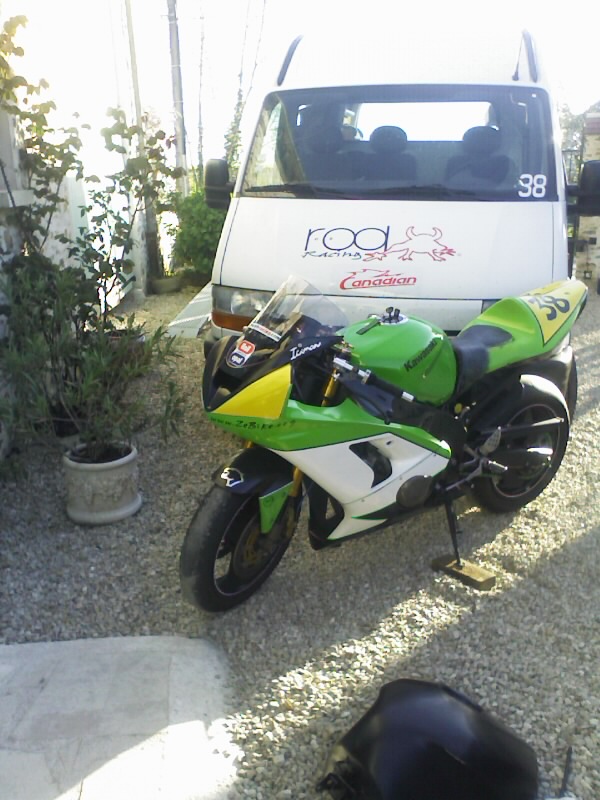 ZX6RR devant la 